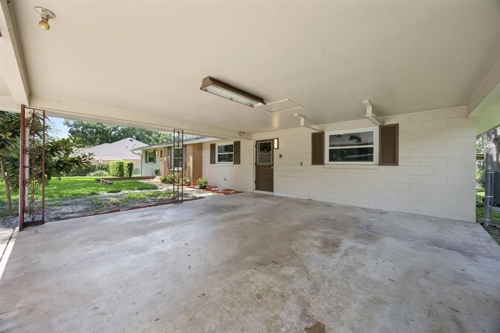 : $425,000 (3 camas, 2 baños, 1988 Pies cuadrados)
