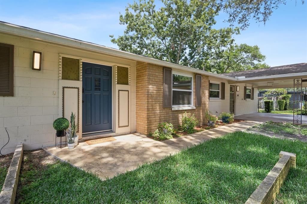: $425,000 (3 camas, 2 baños, 1988 Pies cuadrados)