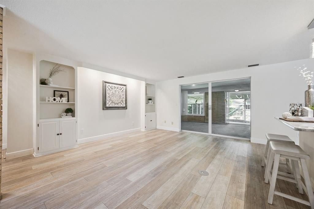 : $425,000 (3 camas, 2 baños, 1988 Pies cuadrados)