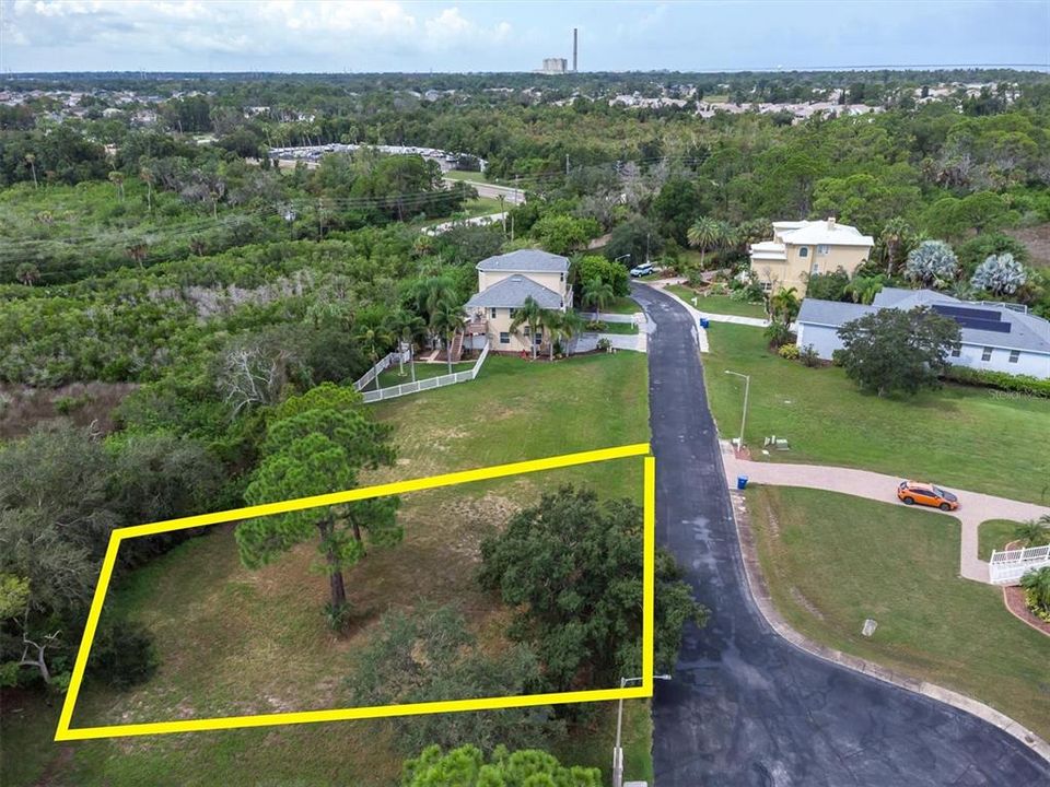 На продажу: $86,000 (0.29 acres)