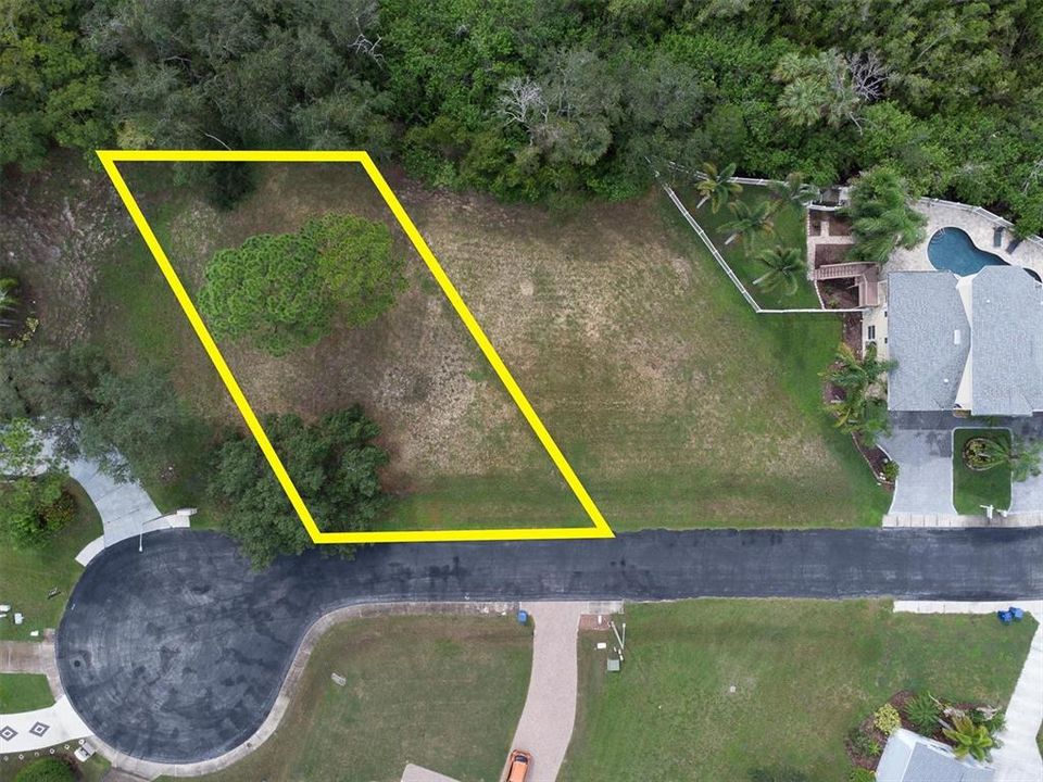 На продажу: $86,000 (0.29 acres)