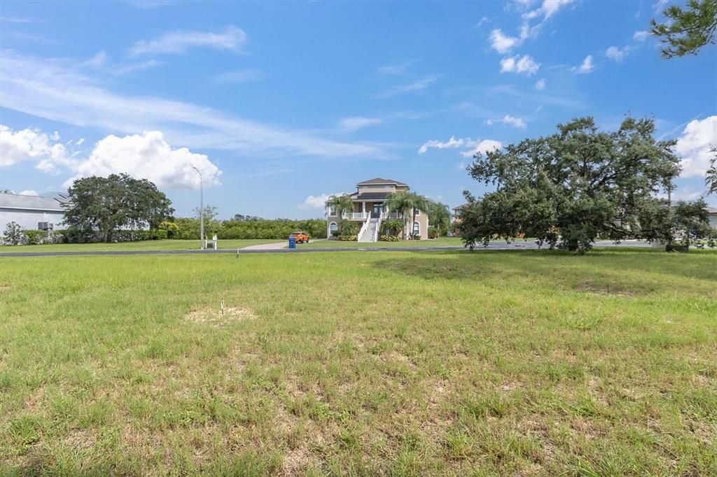 На продажу: $86,000 (0.29 acres)