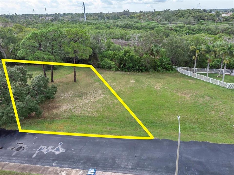 На продажу: $86,000 (0.29 acres)