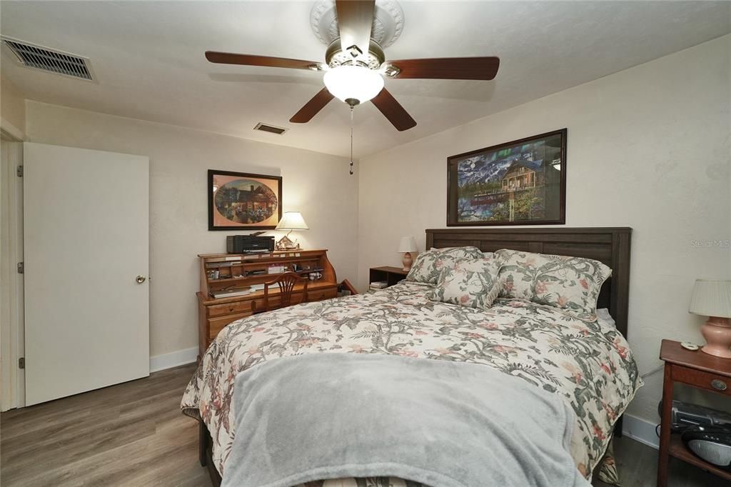 For Sale: $475,000 (3 beds, 2 baths, 2201 Square Feet)