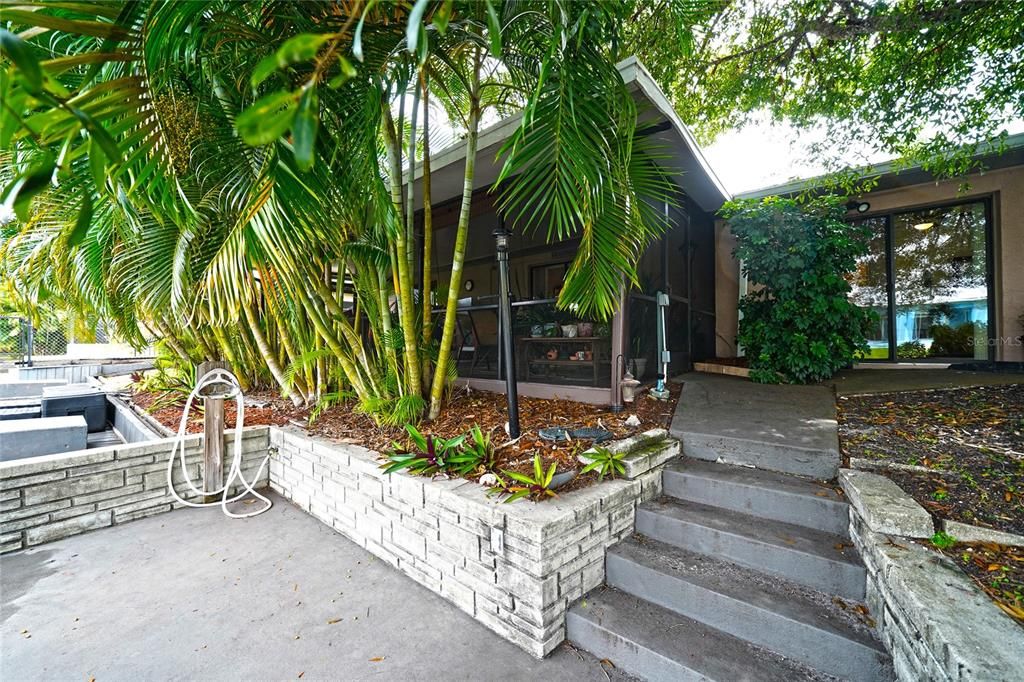 For Sale: $475,000 (3 beds, 2 baths, 2201 Square Feet)