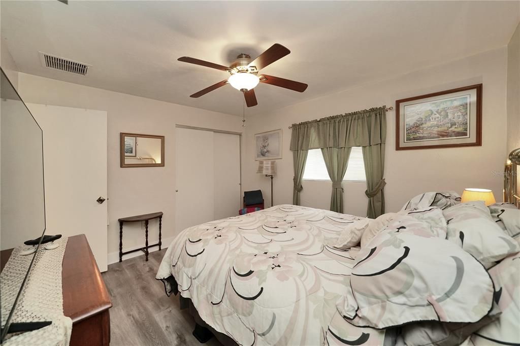 For Sale: $475,000 (3 beds, 2 baths, 2201 Square Feet)