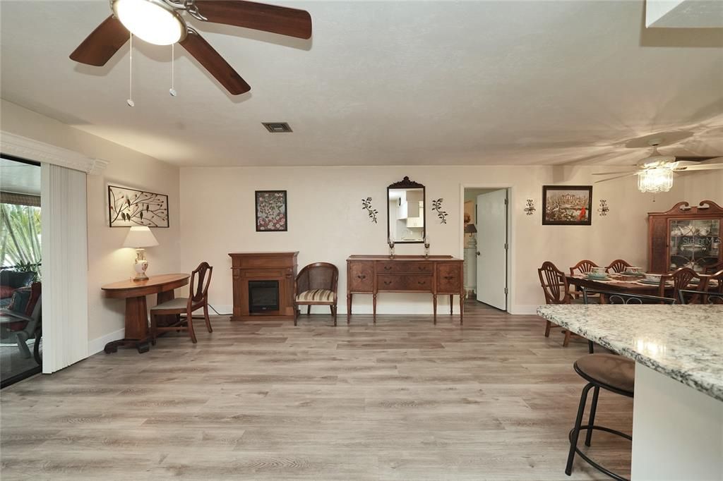 For Sale: $475,000 (3 beds, 2 baths, 2201 Square Feet)