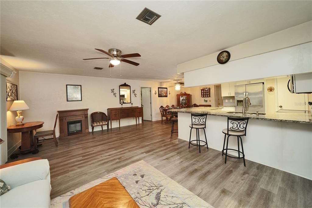 For Sale: $475,000 (3 beds, 2 baths, 2201 Square Feet)