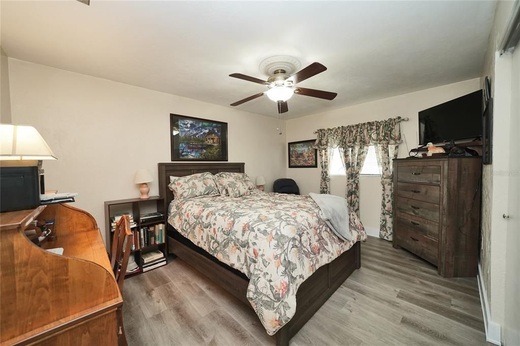 For Sale: $475,000 (3 beds, 2 baths, 2201 Square Feet)