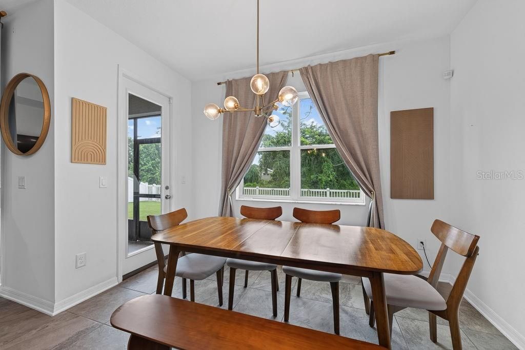 En Venta: $450,000 (4 camas, 3 baños, 2223 Pies cuadrados)