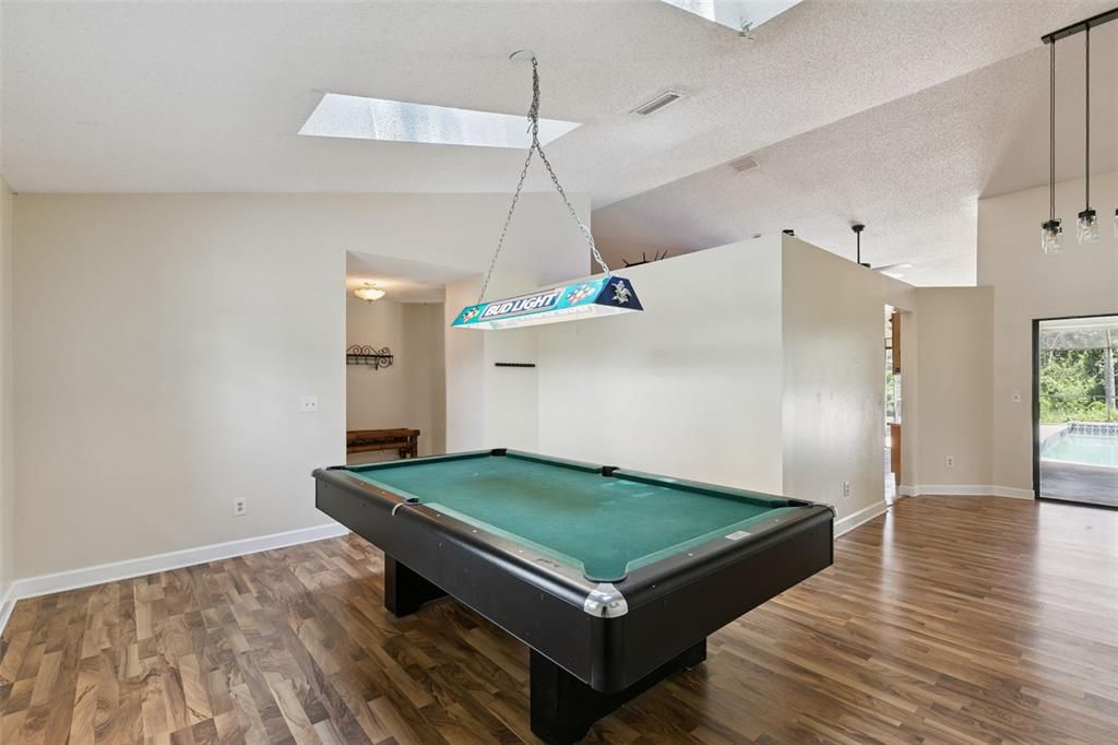 En Venta: $525,000 (4 camas, 3 baños, 2176 Pies cuadrados)