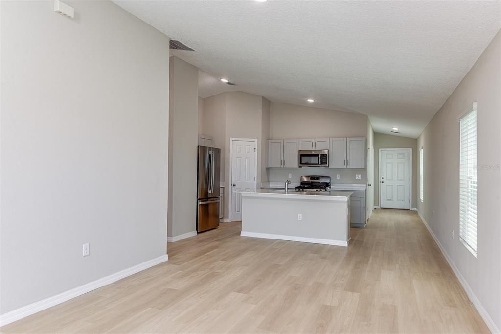 For Sale: $294,999 (3 beds, 2 baths, 1615 Square Feet)