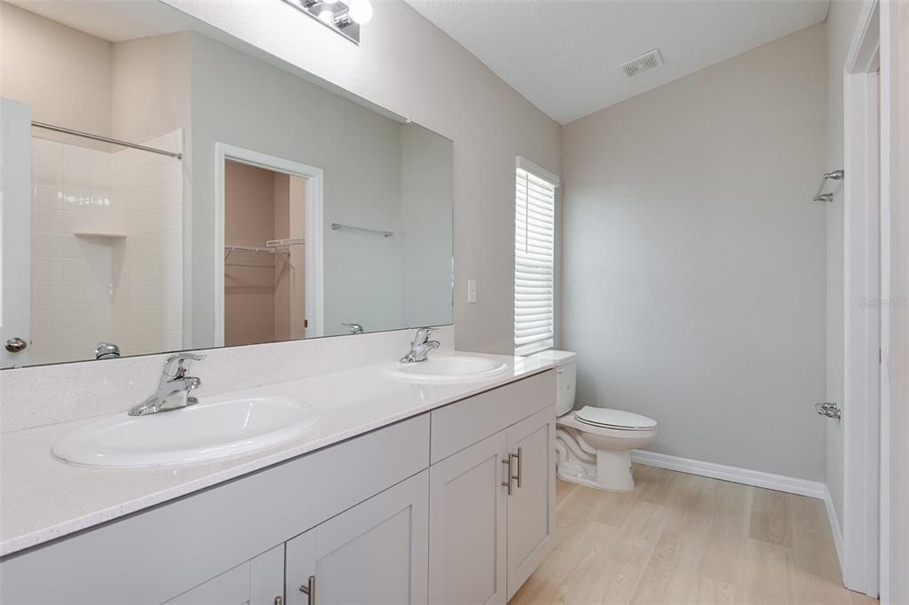 For Sale: $294,999 (3 beds, 2 baths, 1615 Square Feet)