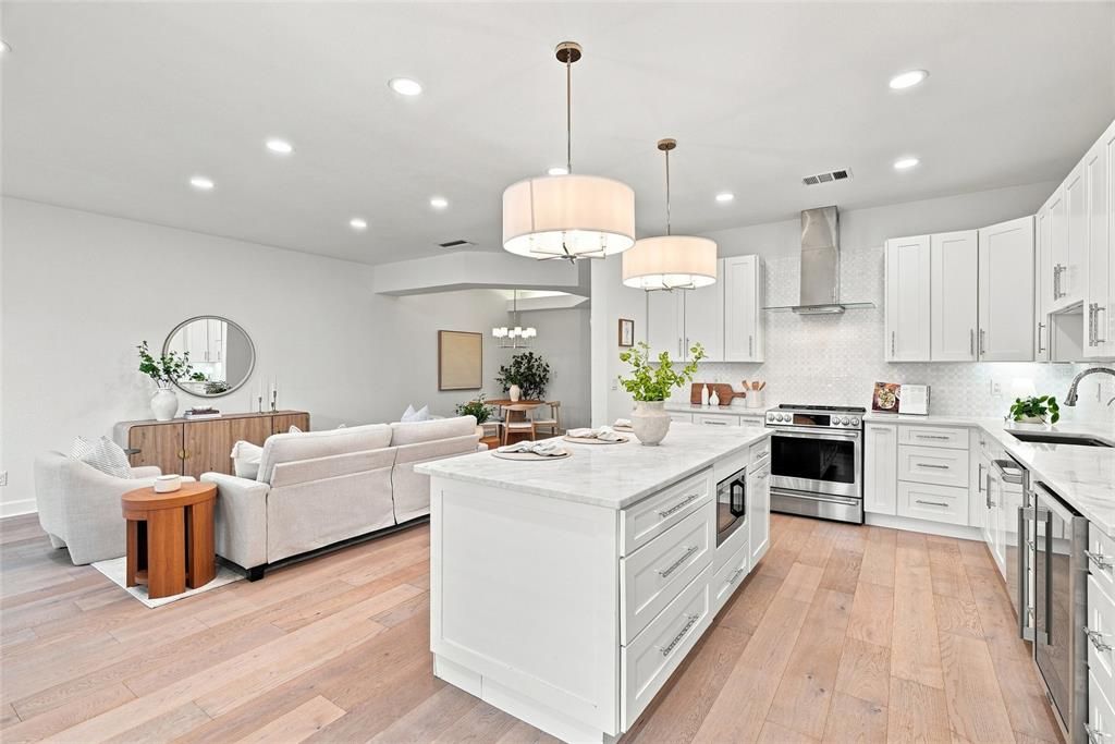 En Venta: $649,900 (3 camas, 2 baños, 2332 Pies cuadrados)