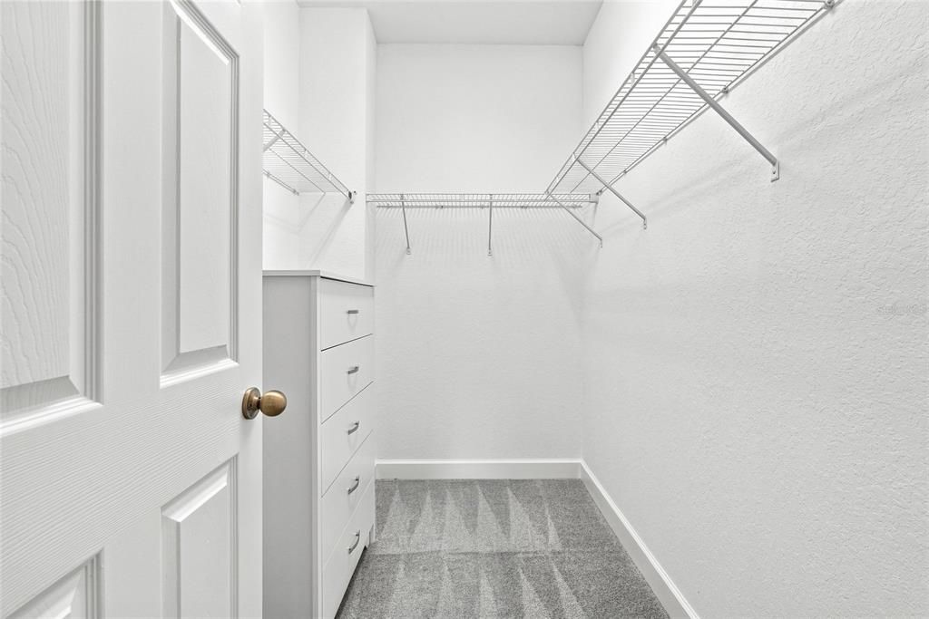 En Venta: $649,900 (3 camas, 2 baños, 2332 Pies cuadrados)