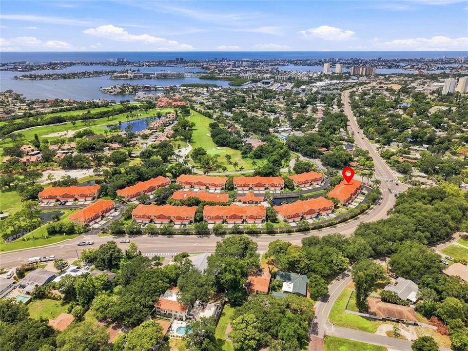 En Venta: $649,900 (3 camas, 2 baños, 2332 Pies cuadrados)