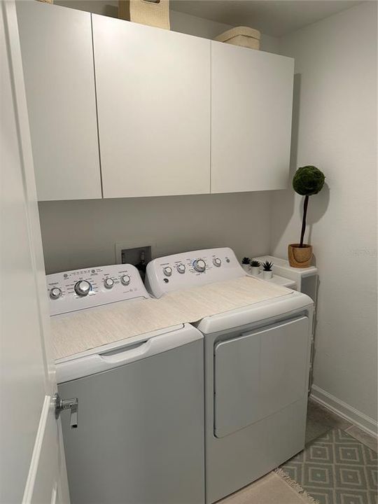 For Sale: $469,900 (4 beds, 2 baths, 2333 Square Feet)