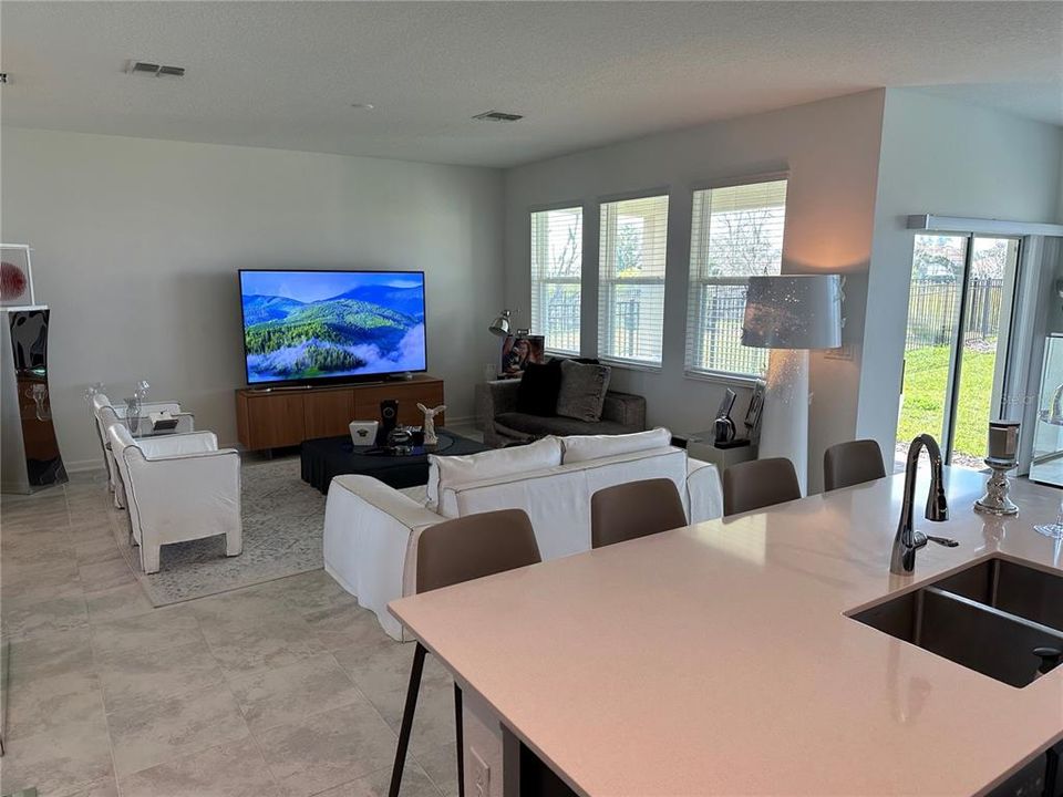 For Sale: $469,900 (4 beds, 2 baths, 2333 Square Feet)