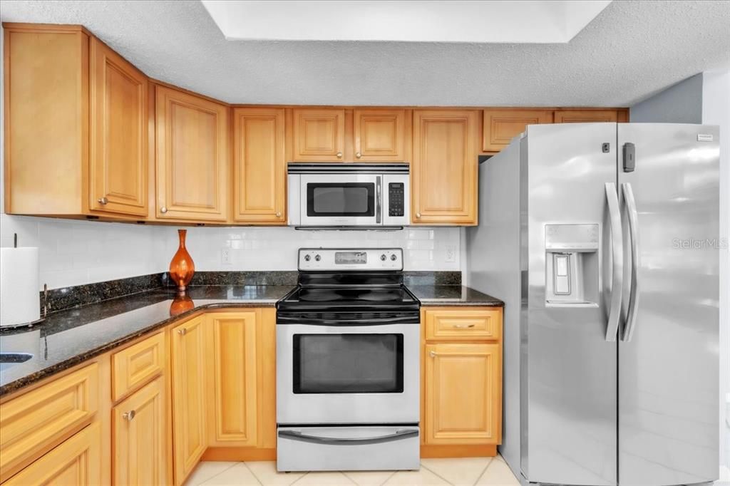 На продажу: $415,000 (3 спален, 2 ванн, 1733 Квадратных фут)