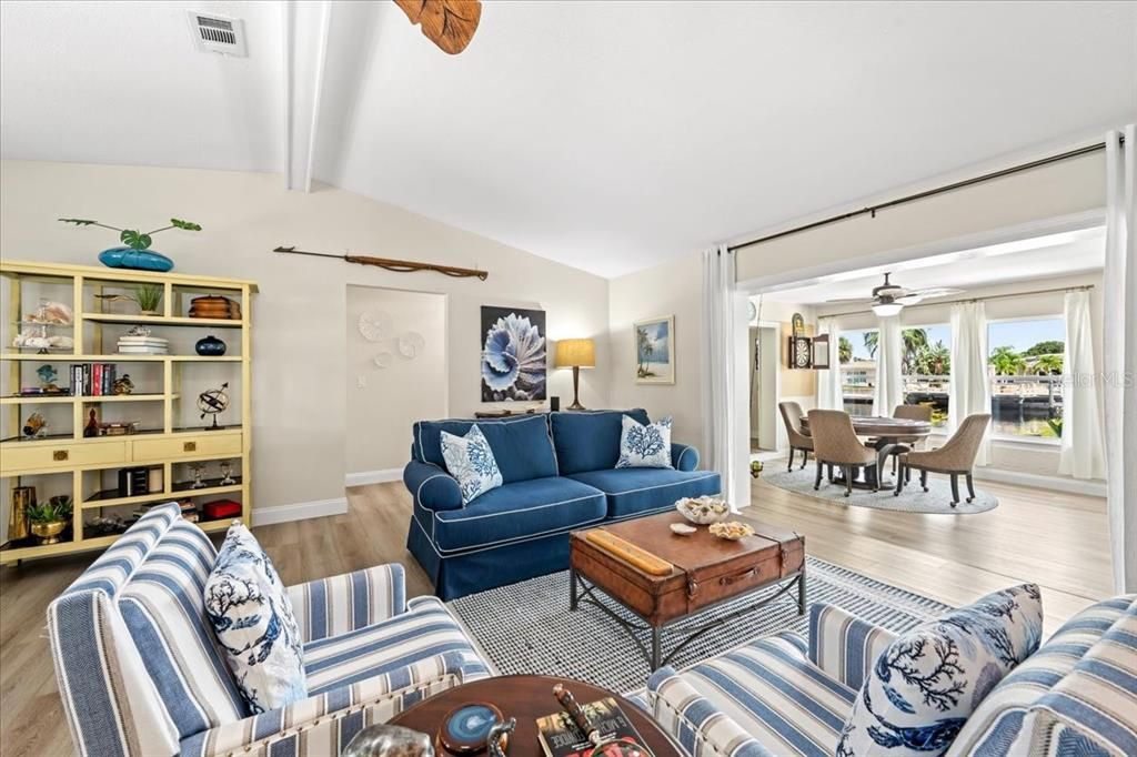 待售: $895,000 (3 贝兹, 2 浴室, 2189 平方英尺)