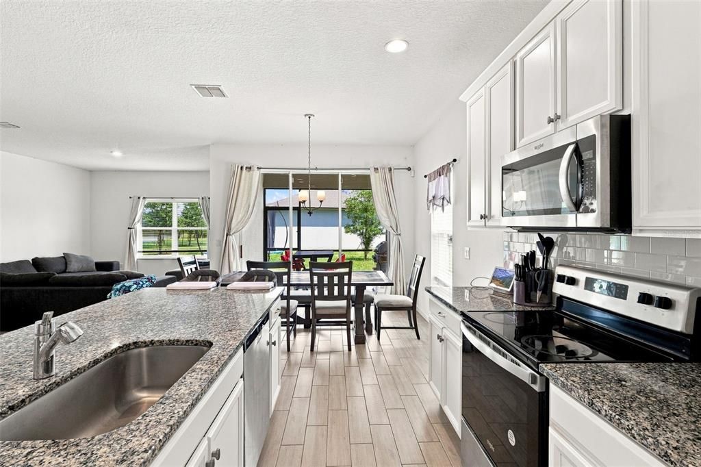 For Sale: $430,000 (4 beds, 2 baths, 1965 Square Feet)