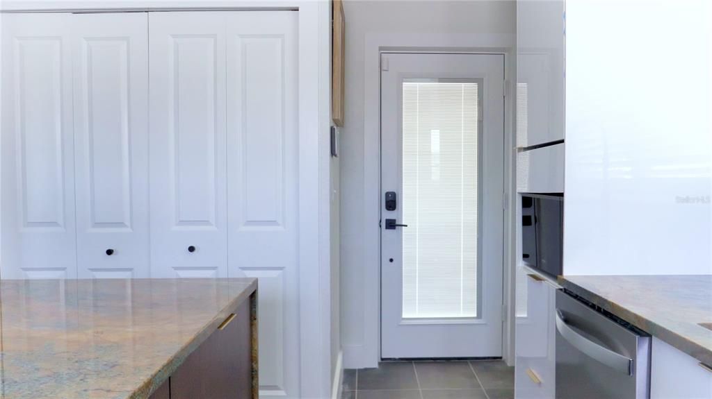 For Sale: $589,900 (3 beds, 3 baths, 1830 Square Feet)