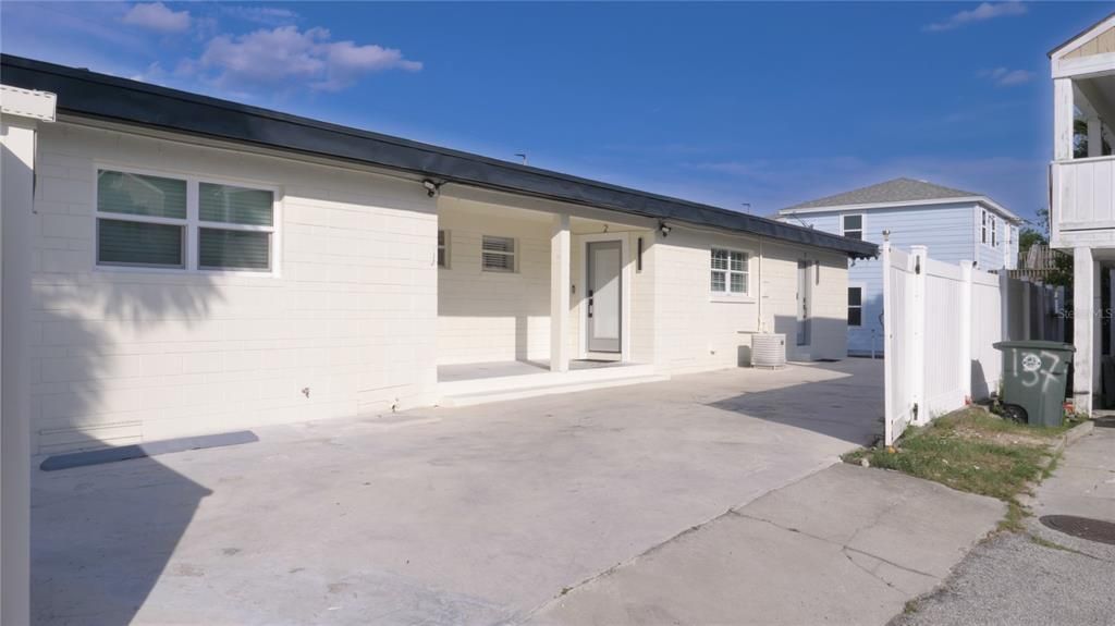 For Sale: $589,900 (3 beds, 3 baths, 1830 Square Feet)