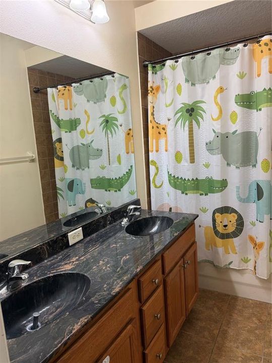 En Renta: $2,600 (3 camas, 2 baños, 1897 Pies cuadrados)
