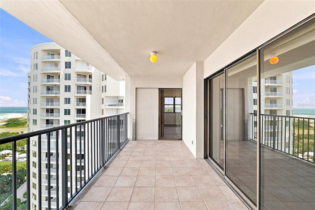 For Rent: $3,000 (2 beds, 2 baths, 1111 Square Feet)