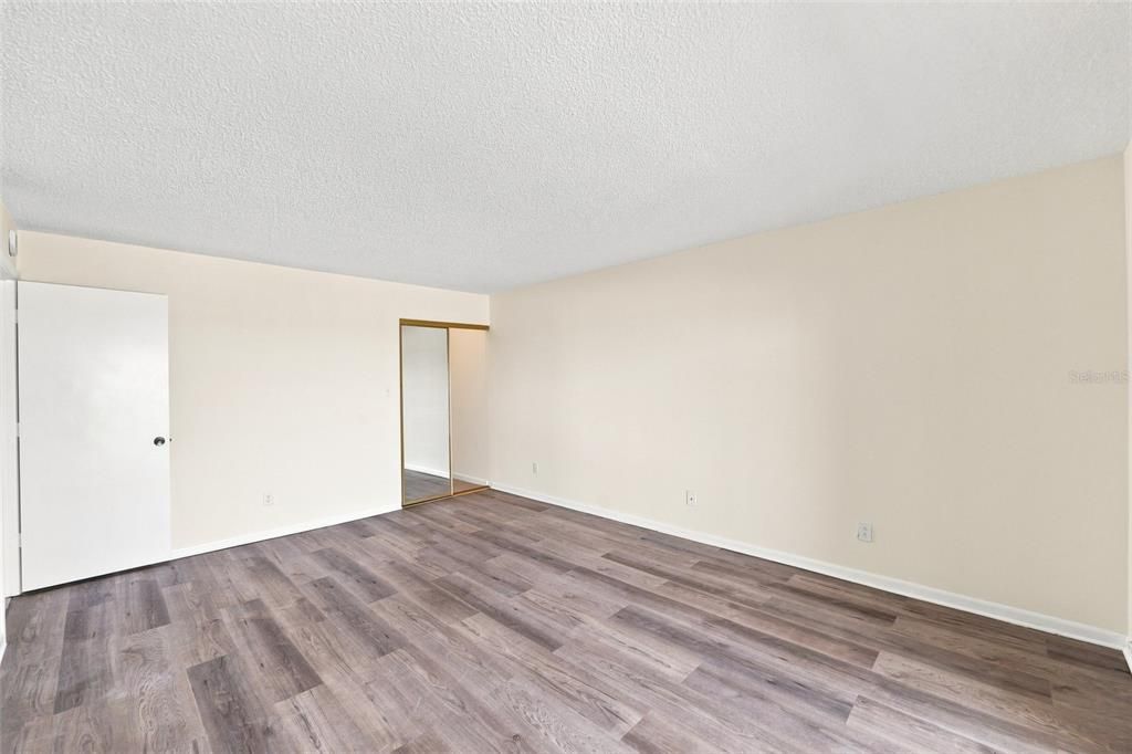 For Rent: $3,000 (2 beds, 2 baths, 1111 Square Feet)
