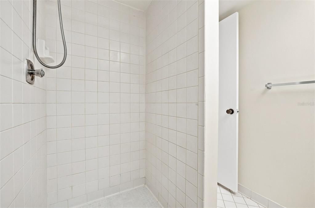 For Rent: $3,000 (2 beds, 2 baths, 1111 Square Feet)