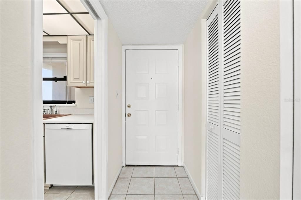 For Rent: $3,000 (2 beds, 2 baths, 1111 Square Feet)