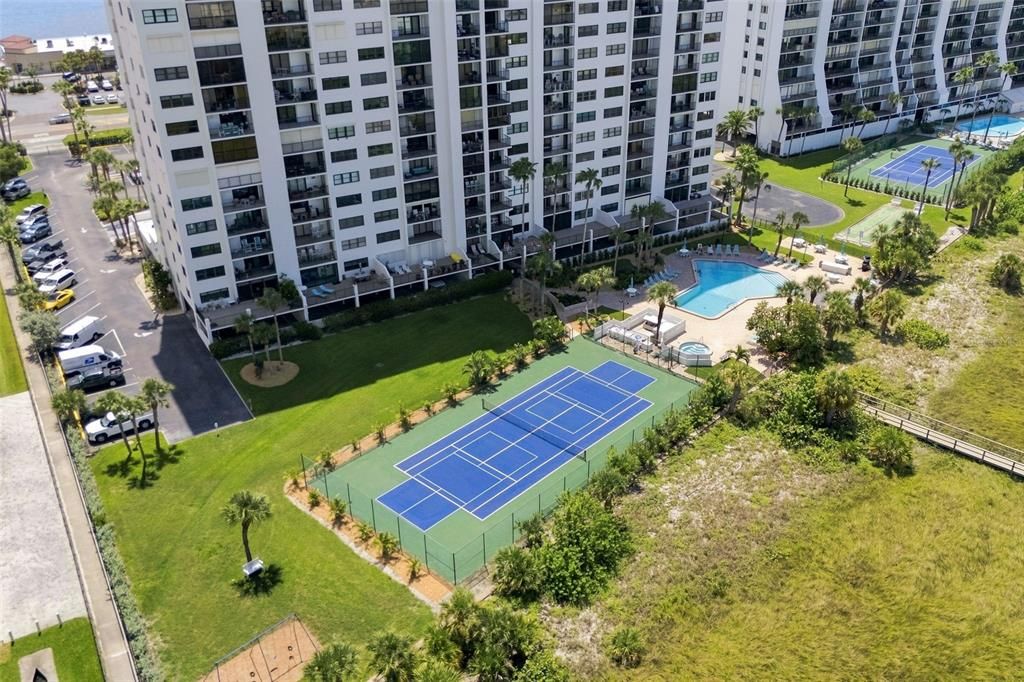 For Rent: $3,000 (2 beds, 2 baths, 1111 Square Feet)