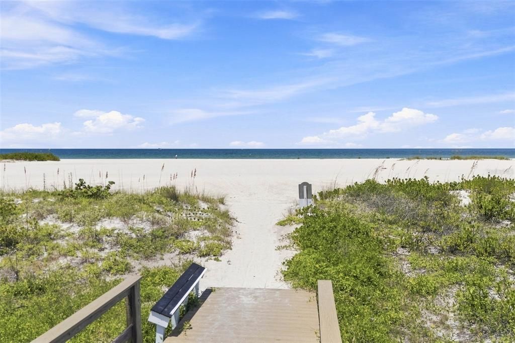 For Rent: $3,000 (2 beds, 2 baths, 1111 Square Feet)