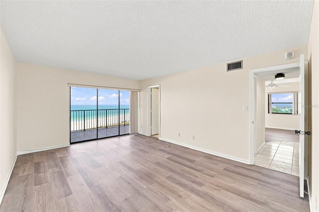 For Rent: $3,000 (2 beds, 2 baths, 1111 Square Feet)