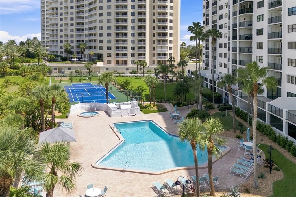 For Rent: $3,000 (2 beds, 2 baths, 1111 Square Feet)