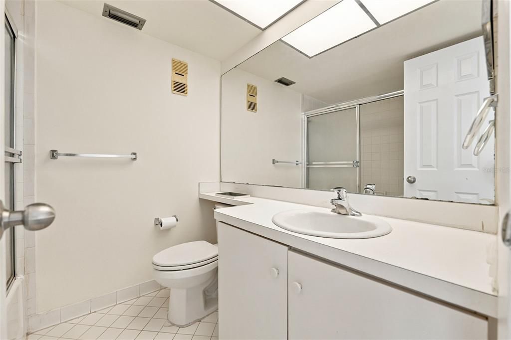 For Rent: $3,000 (2 beds, 2 baths, 1111 Square Feet)
