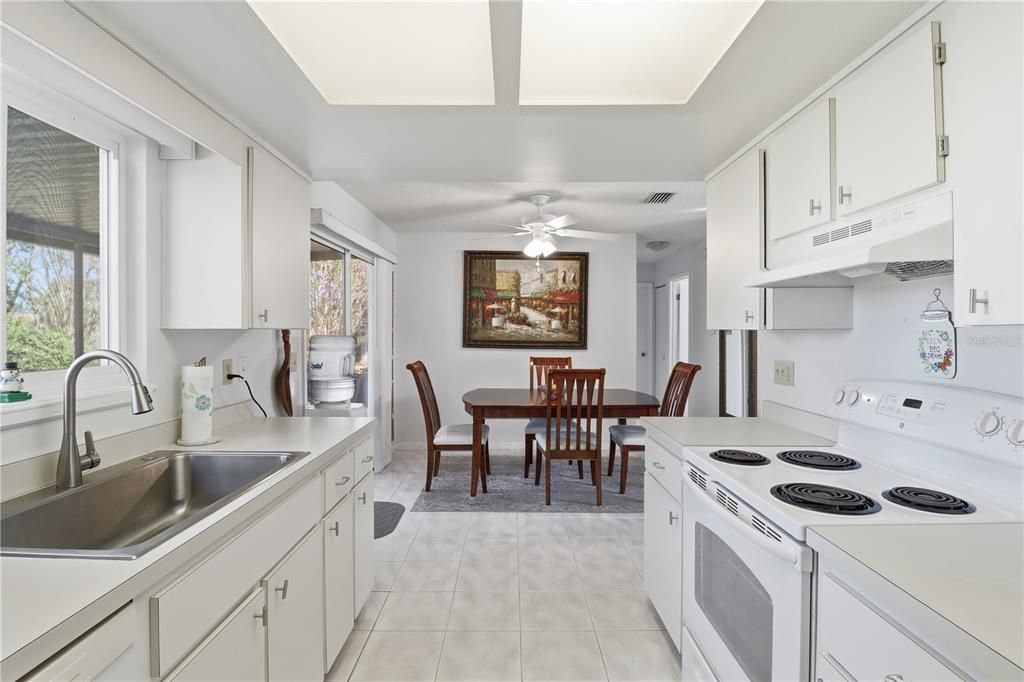 En Venta: $175,000 (2 camas, 2 baños, 1032 Pies cuadrados)