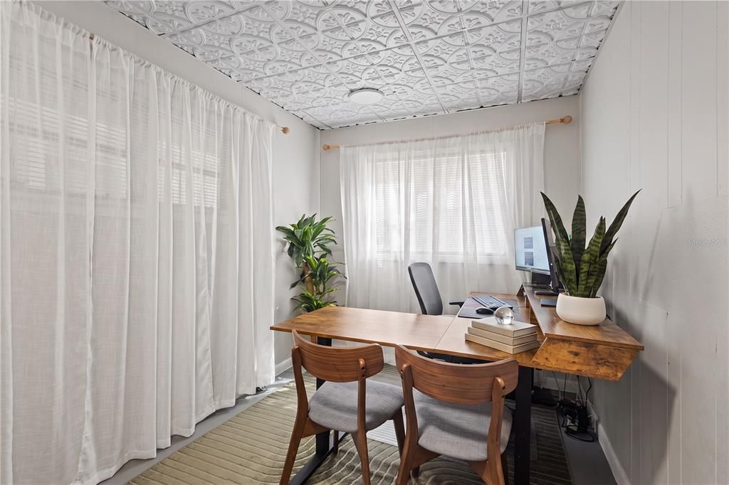 En Venta: $550,000 (6 camas, 0 baños, 2036 Pies cuadrados)