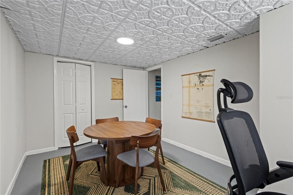 En Venta: $550,000 (6 camas, 0 baños, 2036 Pies cuadrados)