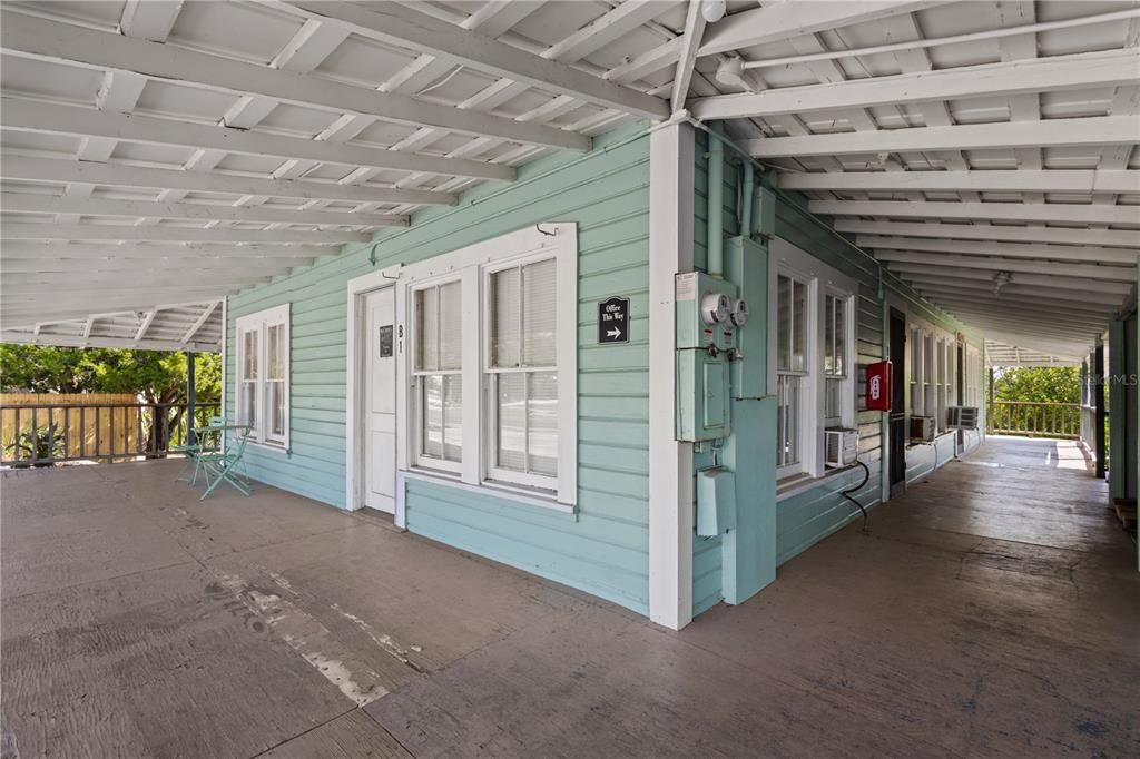 En Venta: $550,000 (6 camas, 0 baños, 2036 Pies cuadrados)