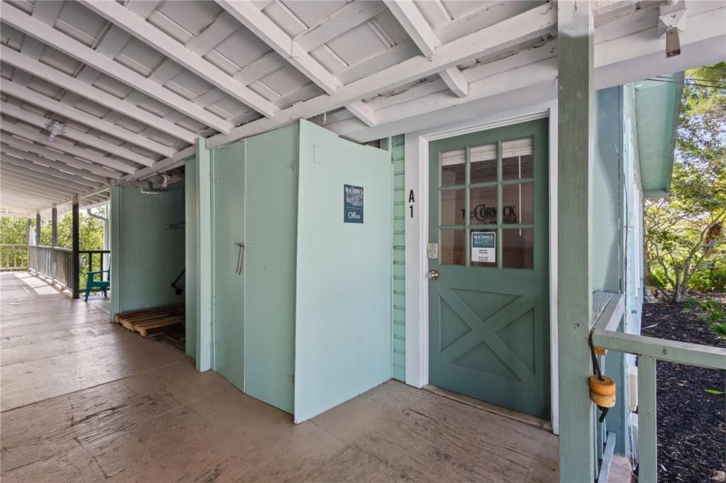 En Venta: $550,000 (6 camas, 0 baños, 2036 Pies cuadrados)