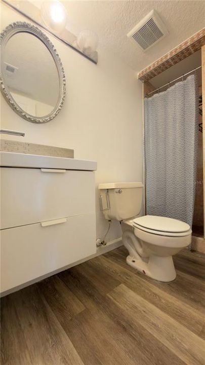 В аренду: $1,750 (2 спален, 1 ванн, 909 Квадратных фут)