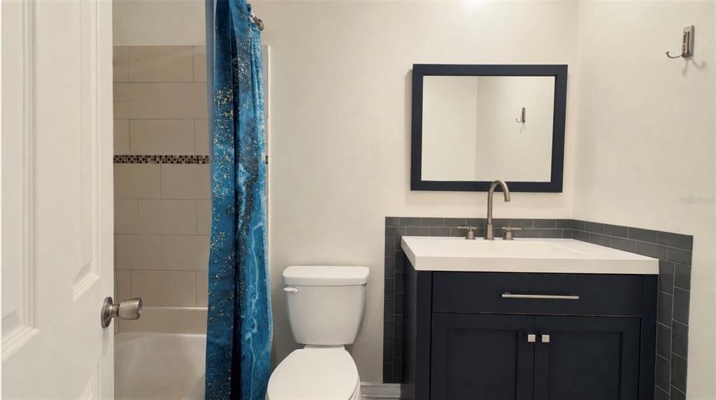 В аренду: $1,750 (2 спален, 1 ванн, 909 Квадратных фут)