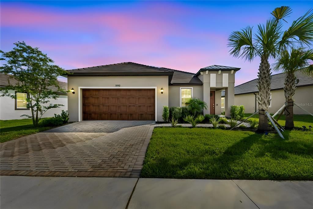 For Rent: $2,399 (2 beds, 2 baths, 1783 Square Feet)