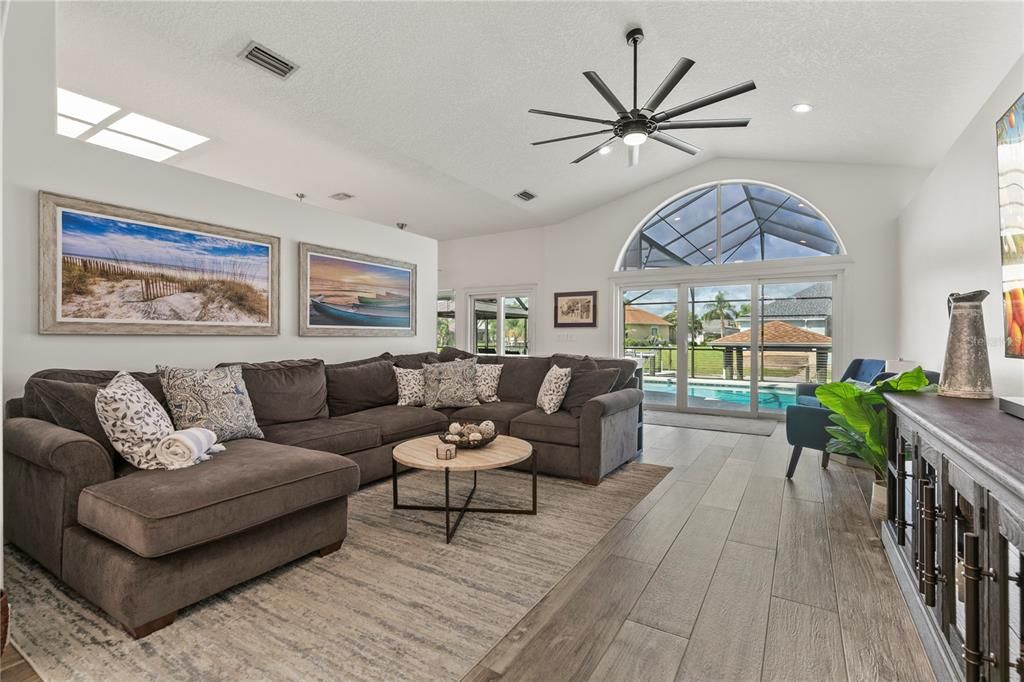 For Sale: $859,900 (3 beds, 3 baths, 2137 Square Feet)