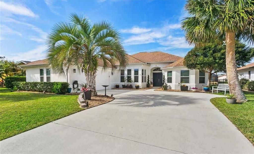 For Sale: $859,900 (3 beds, 3 baths, 2137 Square Feet)