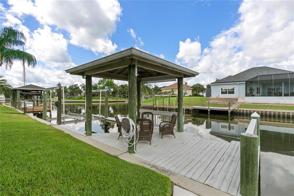 For Sale: $859,900 (3 beds, 3 baths, 2137 Square Feet)