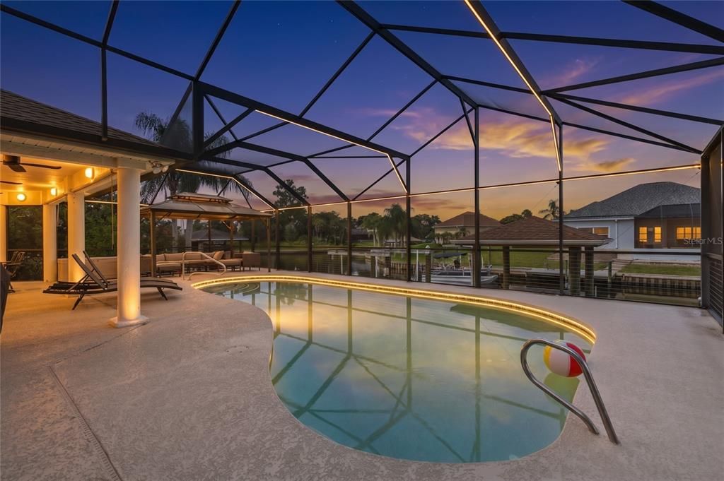 For Sale: $859,900 (3 beds, 3 baths, 2137 Square Feet)