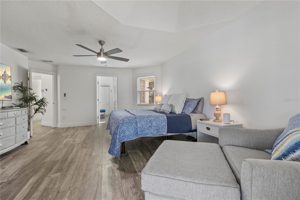 For Sale: $859,900 (3 beds, 3 baths, 2137 Square Feet)
